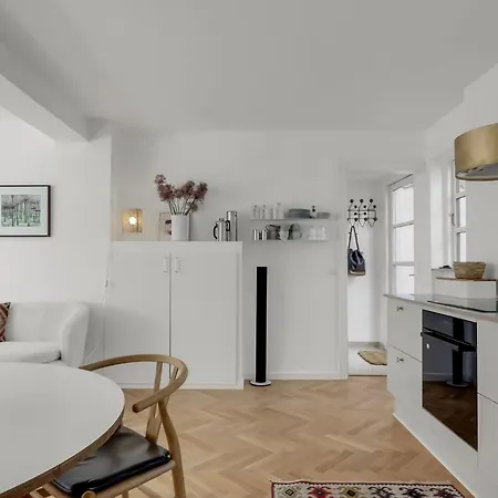 Townhouse In The Heart Of - Possibility Of Own Parking Space * Odense